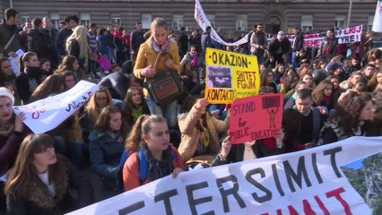 STUDENTET NE PROTESTE PER LIGJIN E ARSIMIT