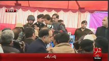 APS Martyrs Parents Protested and Blasted on Nawaz Sharif During Imran Khan's Speech In Peshawar