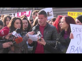 STUDENTET NE PROTESTE PER LIGJIN E ARSIMIT