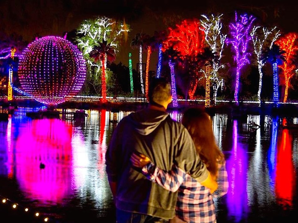 The 3 Most Extraordinary Holiday Light Events