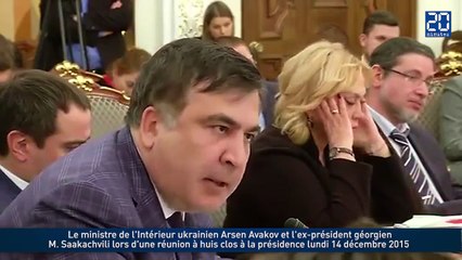 Plus de 300.000 vues pour une vidéo d'un verre d'eau jeté sur un gouverneur en Ukraine