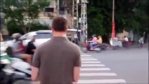 Traverser la rue au Vietnam : dangereux