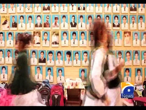 Students pay tribute to APS martyrs