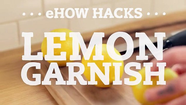 Create a Fancy Lemon Garnish With This Easy Tip