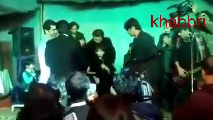 بتا آیا ھوں دشمن کو کہ اس سے تو بڑا ھوں میں