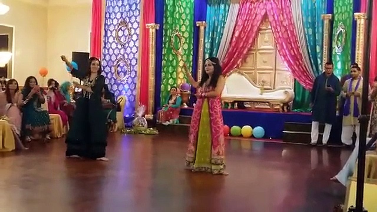 Naz mehndi dance 2016