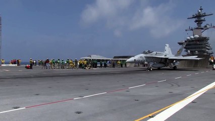 Télécharger la video: SUPER ADVANCED us navy X 47 stealth UAV Aircraft take off and landing