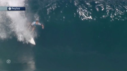 Surfista australiano sofre lesão na coluna após queda em Pipeline