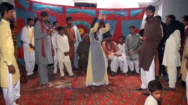 Nagin Dance Bohot hi acha Dance by Pakistani Girl