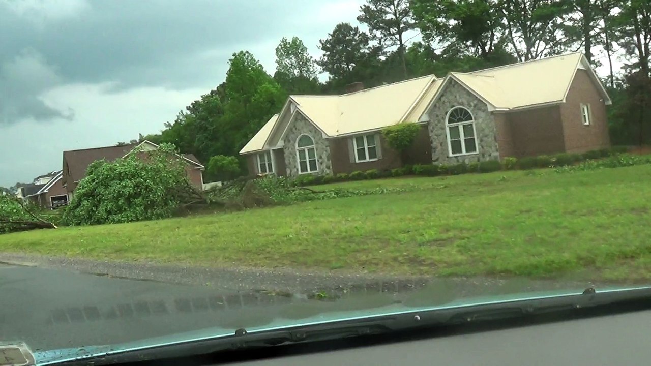Tornado North Carolina NWS National Weather Service fails to get out warning over NWS radio school bus with kids