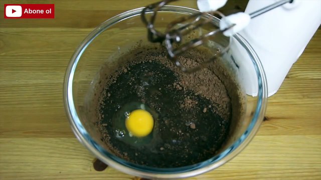 Browni Kek Tarifi - Kakaolu Çikolata Soslu Islak Kek Yapımı