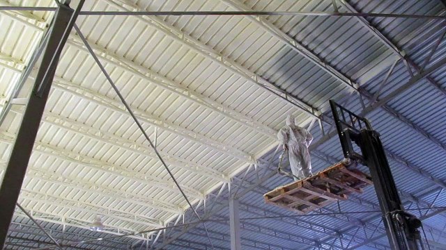 METAL TRAPEZ SAC ISI YALITIM UYGULAMA - POLİÜRETAN SIVI İZOLASYON