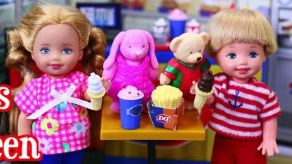 Frozen Kids Barbie Kelly Dolls Eat at DAIRY QUEEN at MiWorld Mall + Build-A-Bear & Elsa