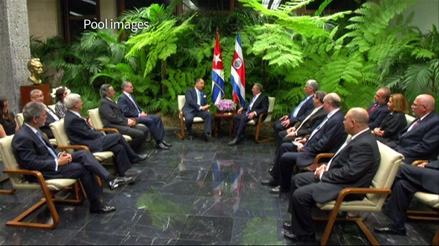 Cuba's President Castro meets with Costa Rican counterpart Solis