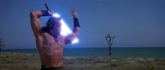 Quand Arnold Schwarzenegger test un sabre laser !!