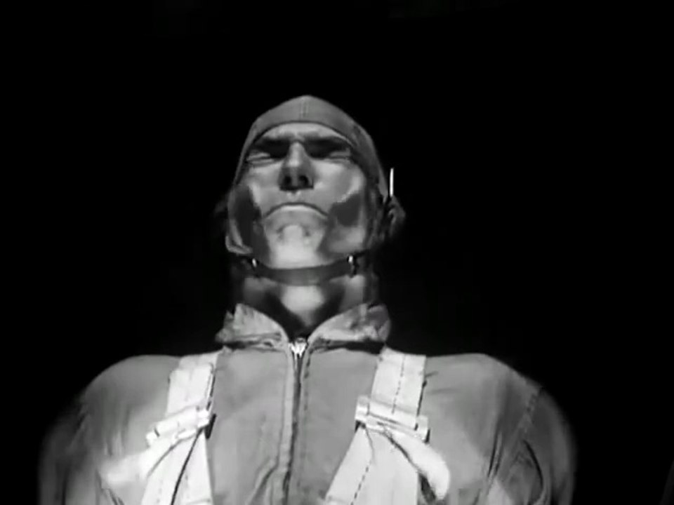 Essais de résistance de l'humain aux vents forts. Vent de plus de 600 kmh.