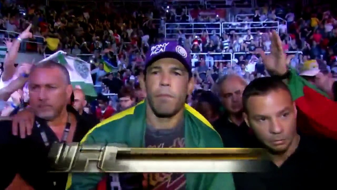 Quand les spectateurs volent les casquettes des combattants MMA