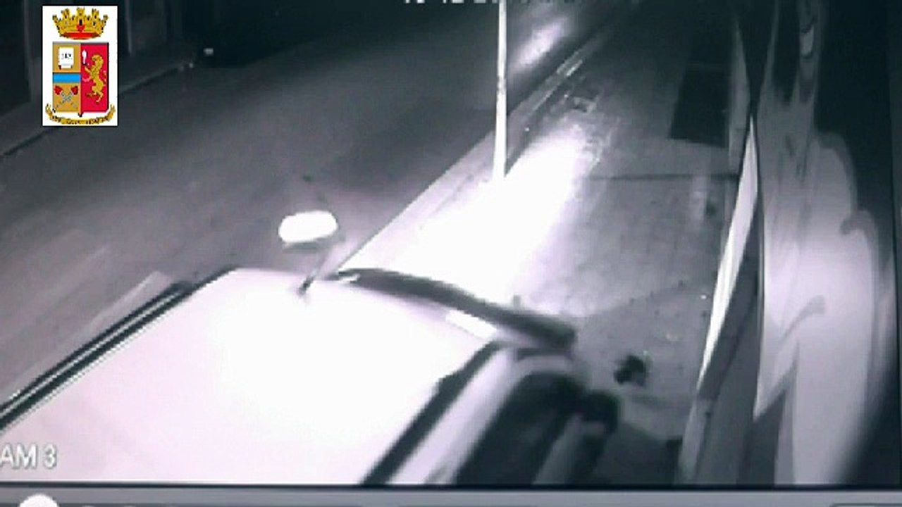 Andria: 20enne ubriaco provoca incidente e fugge.  VIDEO registrato dalle telecamere