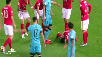 Zou Zheng broke his leg Barcelona vs Guangzhou Evergrande