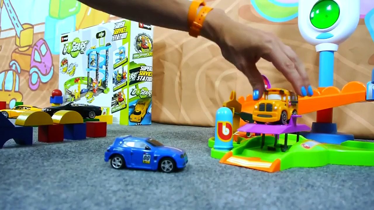 Çocuk filmi - Speedy ve Bussy araba sergisinde - BMW