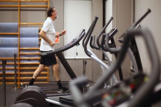 Rajoy vuelve a la normalidad tras el puñetazo