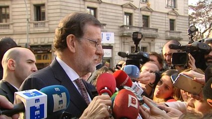Rajoy asegura que seguirá dando paseos y no tiene miedo a los selfis