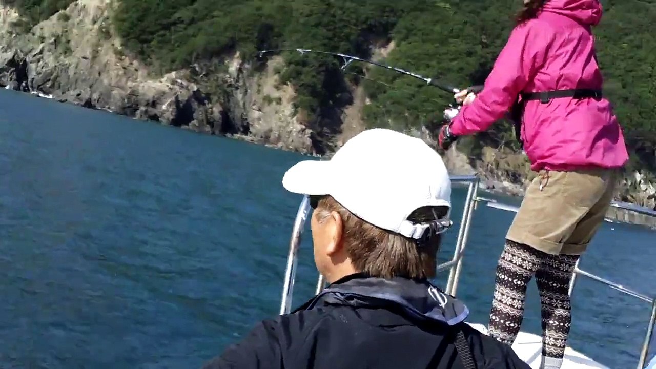 三重県神前浦・釣りガールかおりちゃん　ジギング！