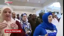 رئيس الشيشان طلب من السلطات السعودية فتح الكعبة لأمه لأنها ترغب بالصلاة داخلها شاهدوا ردة فعلهم