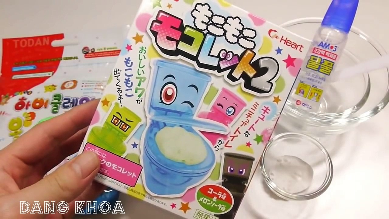 Chơi trò chơi thông toilet bị tắc bằng đồ chơi chất nhờn ma quái cho bé xem