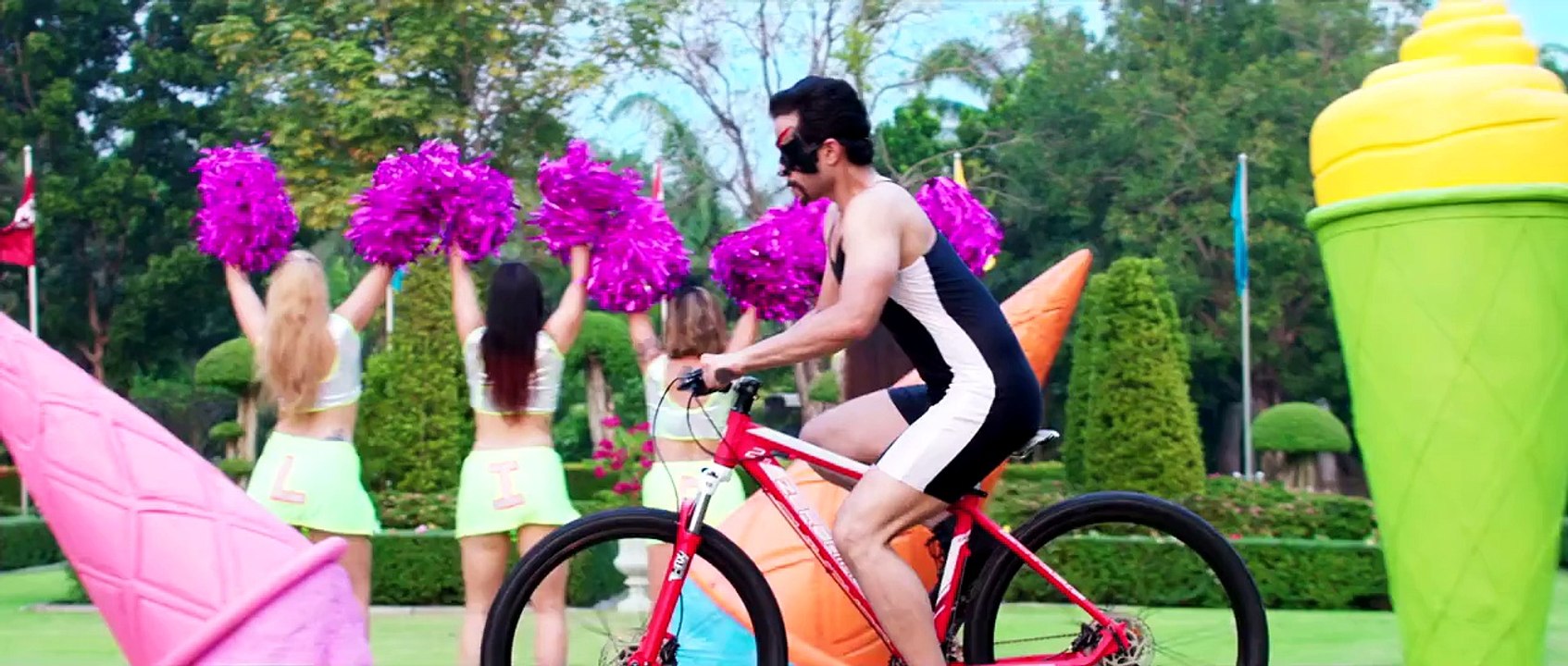 Kyaa Kool Hain Hum 3 - Official Trailer - Starring - Tusshar, Aftab Shivdasani and Mandana Karimi!//