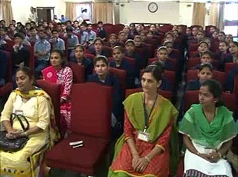 Gandhinagar Students of KL Institure for the Deaf Bhavnagar meet Governor Kohli