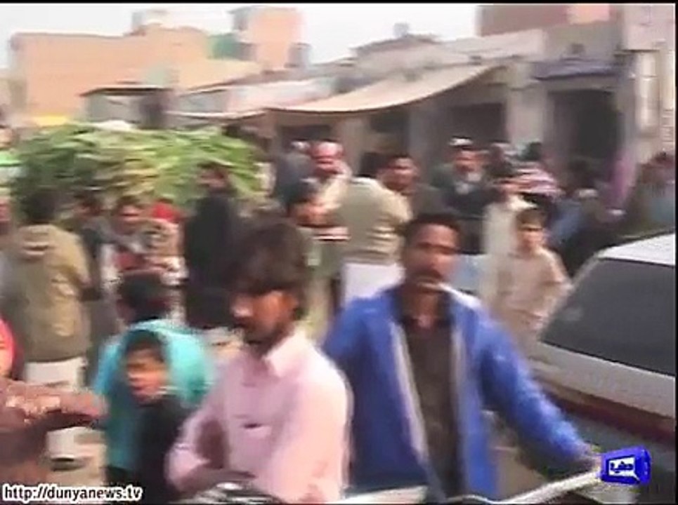 Dunya News- Faisalabad- Women suicides with her daughters to get ride of poverty.