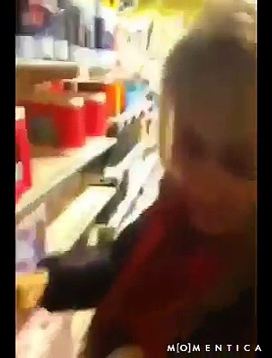 Un ado se fait insulter par sa mère