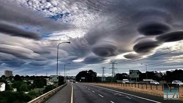 UFO News: Amazing UFO Seen Over Chile Causing Social Media Panic. -UFO-