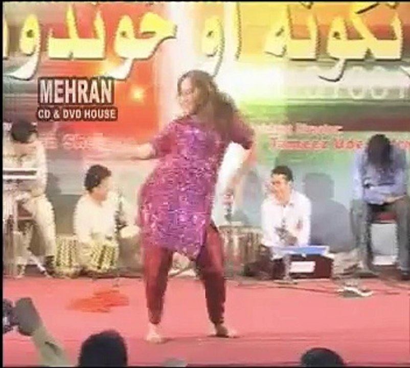 Speena Khle Jeelaki Yem - Nadia Gul Pashto Songs - Stage Dance Show 2016