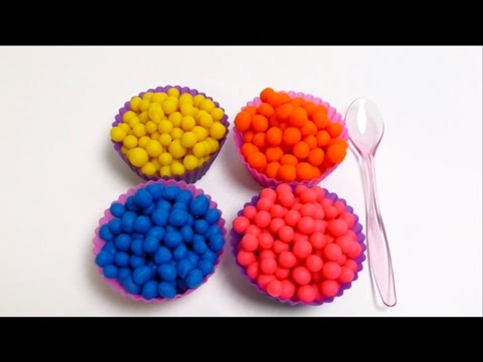 Play-Doh Surprise Dippin Dots Cupcake with Smurf, Tweety, Dolphin & Hello Kitty