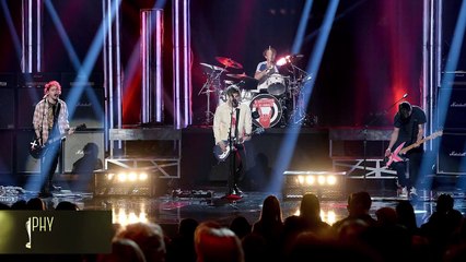 5 Seconds of Summer Rock Hey Everybody Performance at 2015 AMAs