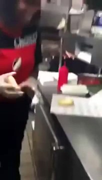 Checkers Employee Wipes Floor With Bun, Then Serves It