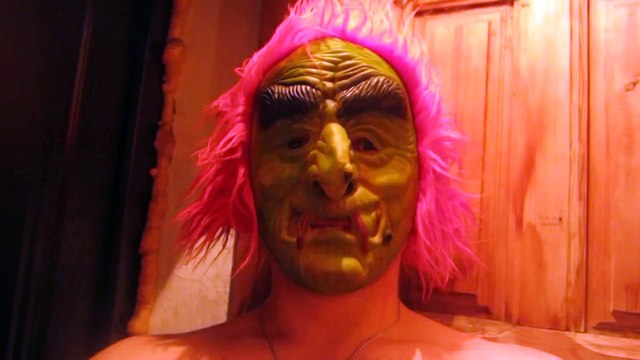 Попытка напугать ротвейлера)