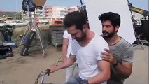 murat boz ve burak özçivit'i taşıyabilen mobilet yapmışlar