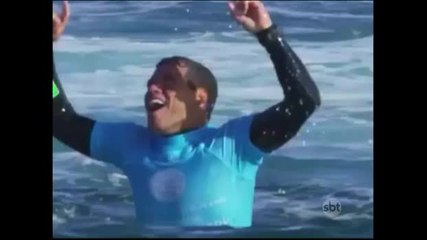 Brasileiro Adriano de Souza conquista título mundial de surfe