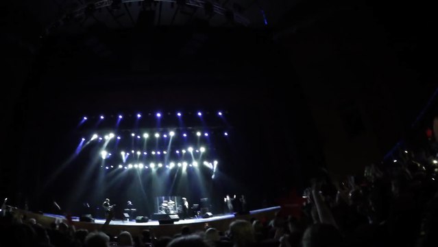 Начало концерта А.Бона, приветствие (Москва, Crocus, 29.05.2015) (mariglav)