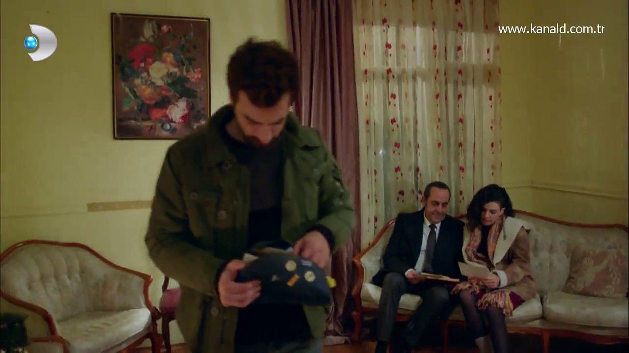 Poyraz Karayel 36. Bölüm - Özkan Uğur - Aynada Dün Gece Bir Resim Gibi