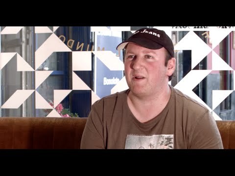 Blue Jeans, autor de Algo tan sencillo como tuitear te quiero - #RodillaConversa