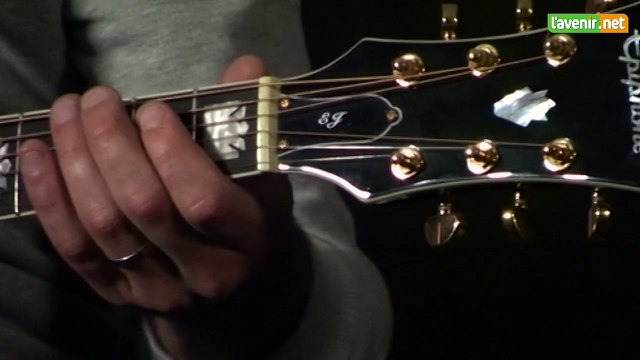 L'Avenir - Cours de guitare de Noël : La fille du Père Noël (Jacques Dutronc)