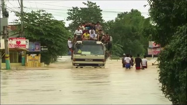 Les Philippines sous les eaux après le passage du typhon Melor