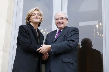 La passation des pouvoirs entre Huchon et Pécresse