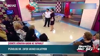 Seyircilerin kavgası sunucuyu şoke etti....