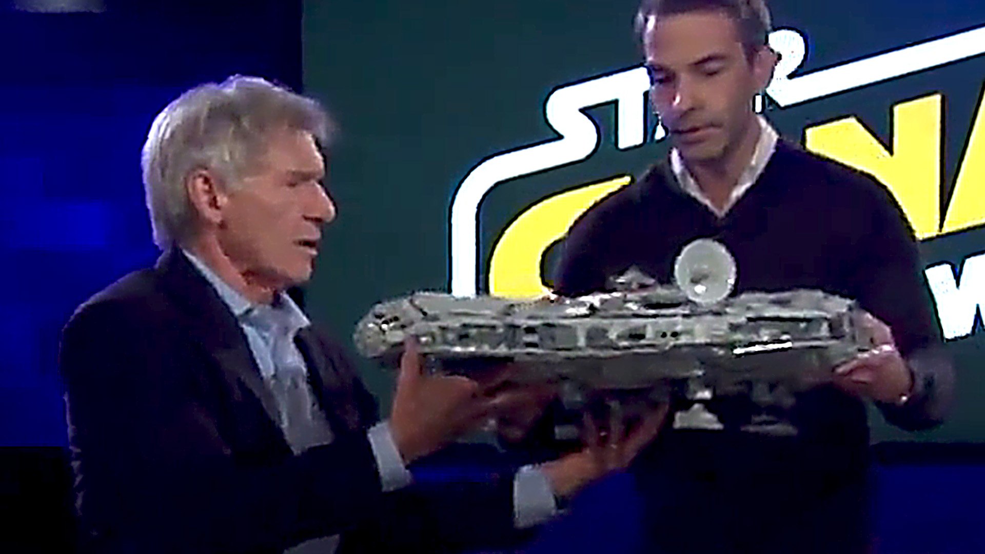 Harrison Ford détruit un Faucon Millenium en LEGO - Vidéo Dailymotion