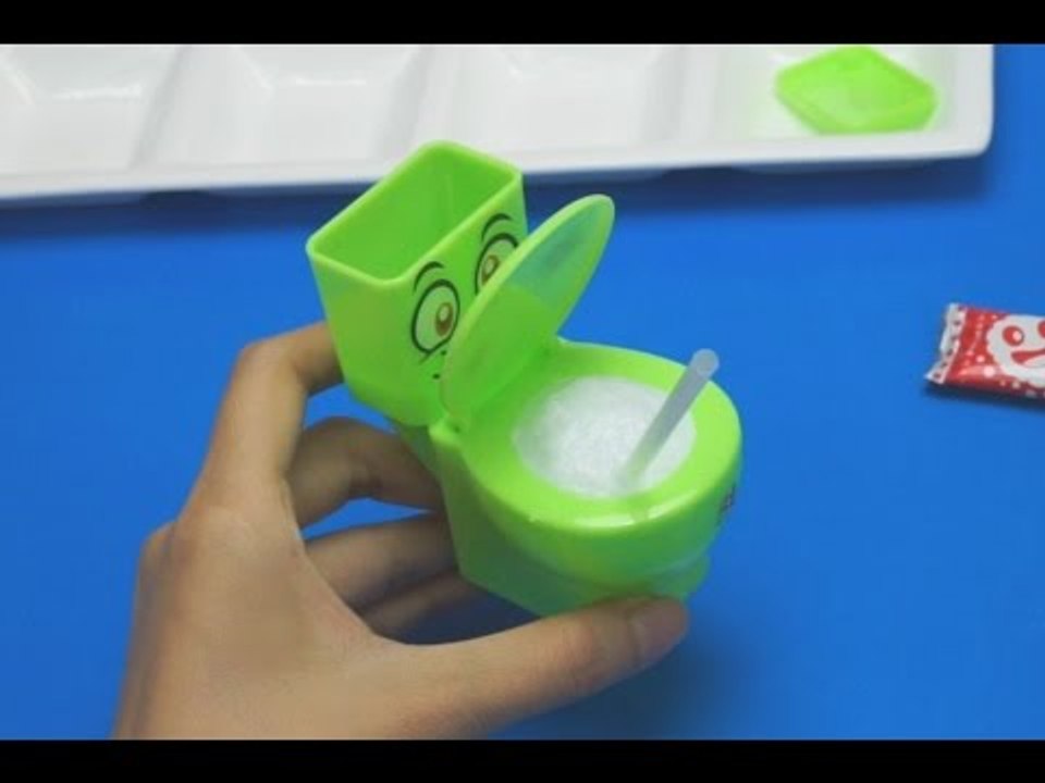 Moko Moko Mokolet Fun Fizzing Ramuna Cola Candy Toilet - Japanese DIY Kit